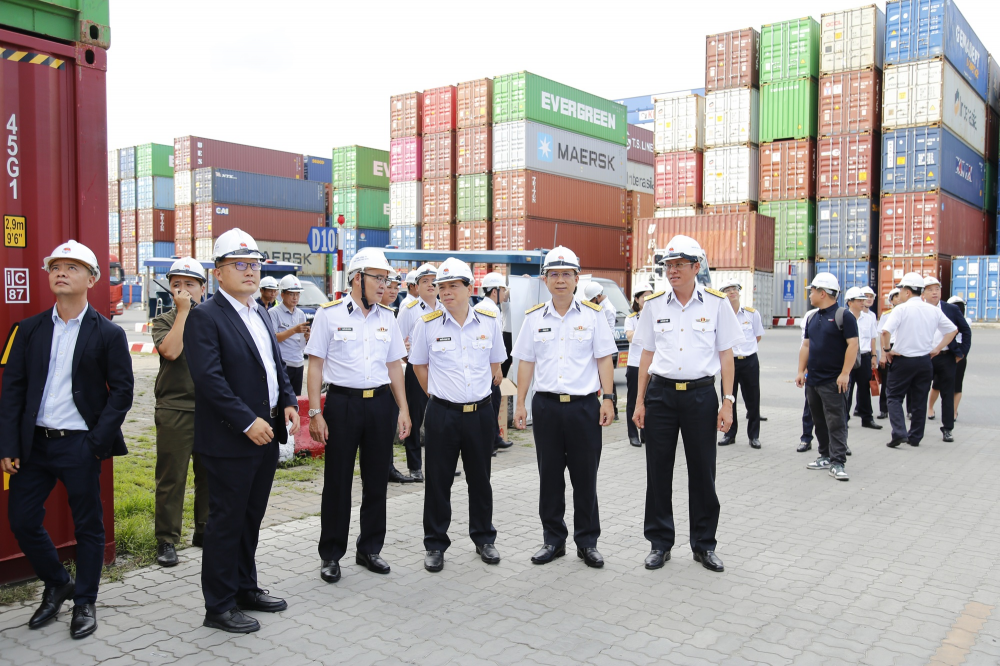 12臺GENMA品牌輪胎吊成功交付丨獲越南當?shù)孛襟w廣泛關注(圖2)