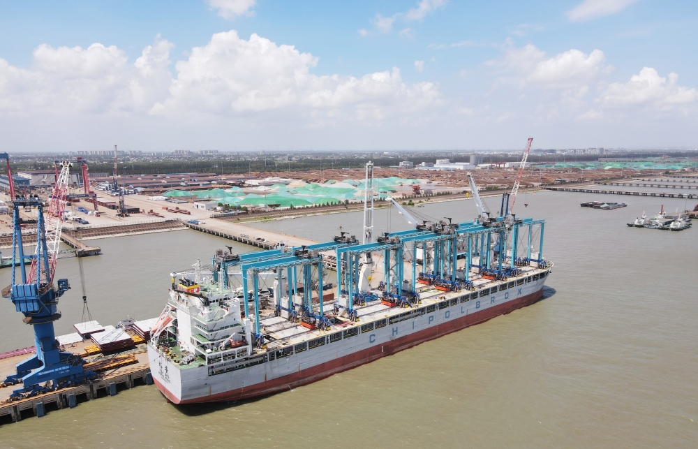 助力東非綠色港口發展！GENMA 10臺45噸鋰電RTG成功發運(圖1)