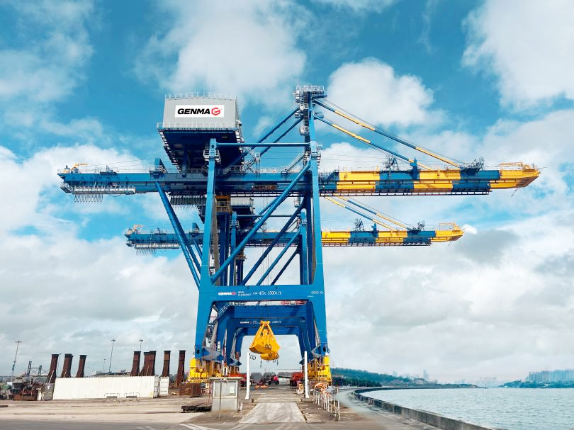 GENMA成功簽訂14臺(tái)大型橋式抓斗卸船機(jī)訂單(圖1)